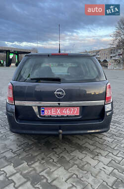 Универсал Opel Astra 2010 в 