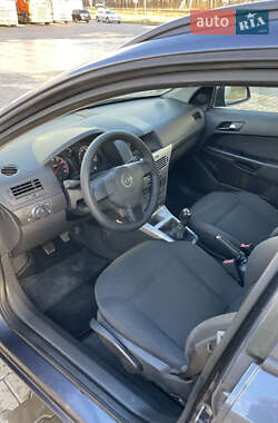 Универсал Opel Astra 2010 в 