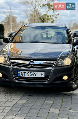 Универсал Opel Astra 2010 в Ивано-Франковске
