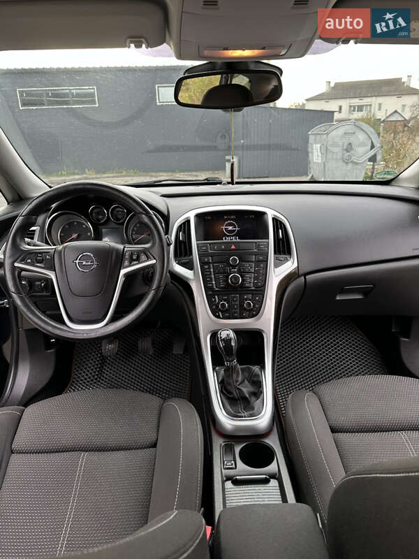 Універсал Opel Astra 2010 в Кам'янці-Бузькій
