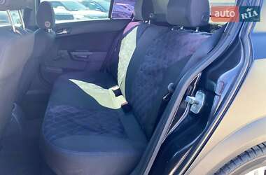 Хэтчбек Opel Astra 2005 в 