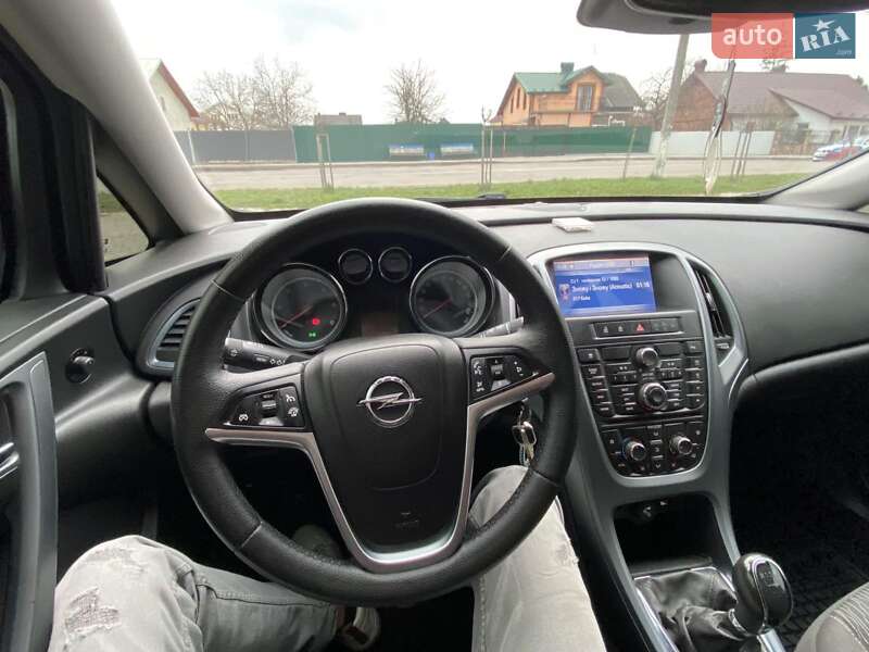 Универсал Opel Astra 2013 в Коломые