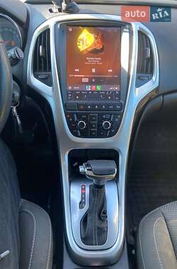 Универсал Opel Astra 2013 в 