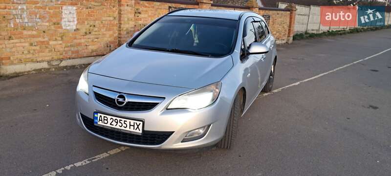 Opel Astra 2011 Opel Astra 2011