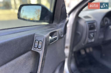 Седан Opel Astra 2003 в 