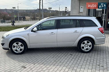 Универсал Opel Astra 2010 в 