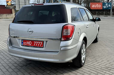 Универсал Opel Astra 2010 в 