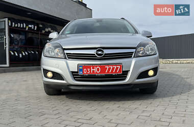 Универсал Opel Astra 2010 в 