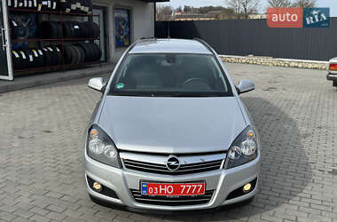 Универсал Opel Astra 2010 в 