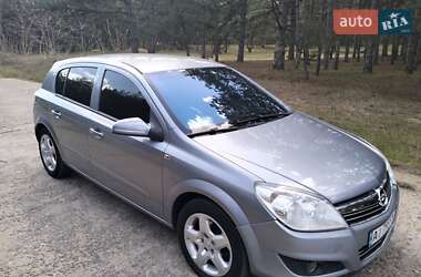 Хэтчбек Opel Astra 2008 в 