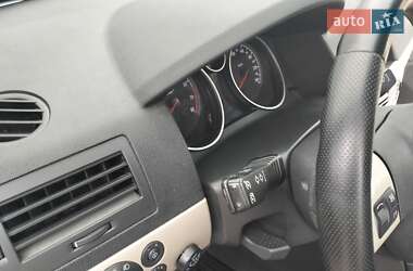 Хэтчбек Opel Astra 2008 в 