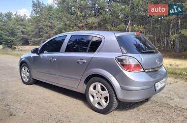 Хэтчбек Opel Astra 2008 в 