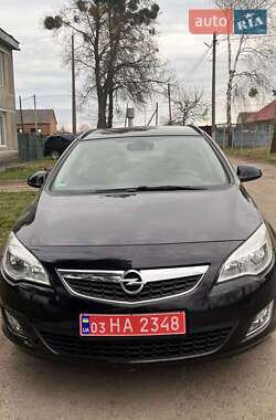 Универсал Opel Astra 2011 в 