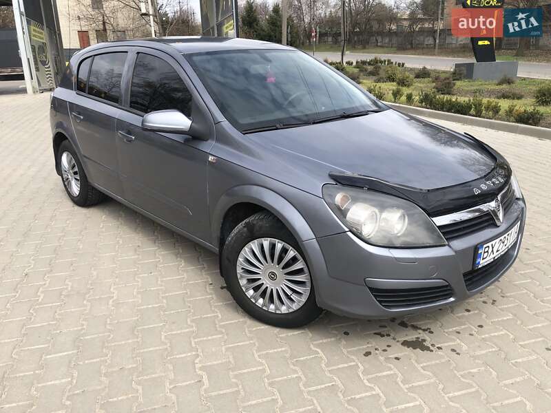 Хэтчбек Opel Astra 2006 в 