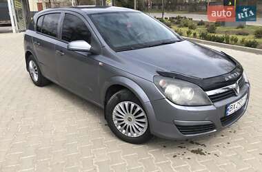 Хэтчбек Opel Astra 2006 в 