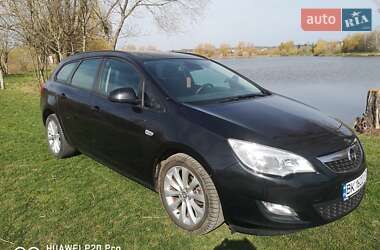 Универсал Opel Astra 2012 в 