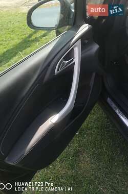 Универсал Opel Astra 2012 в 