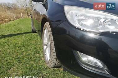 Универсал Opel Astra 2012 в 