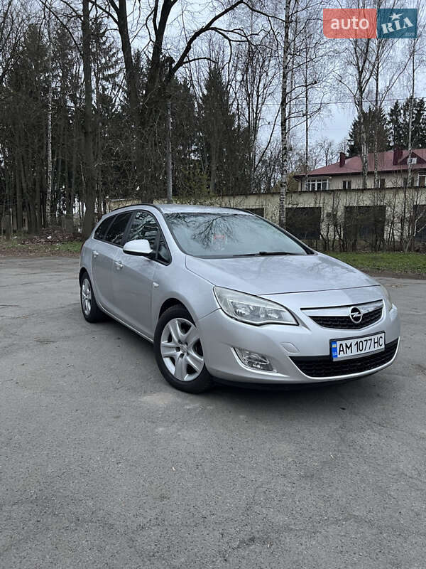 Opel Astra 2011