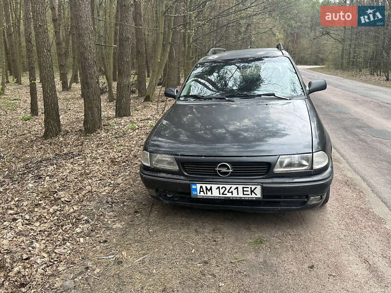 Універсал Opel Astra 1997 в Житомирі