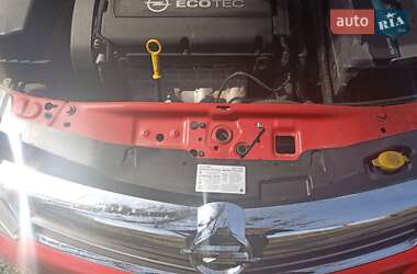 Хэтчбек Opel Astra 2013 в 