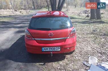 Хэтчбек Opel Astra 2013 в 