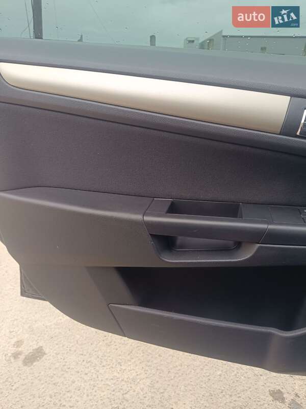 Универсал Opel Astra 2008 в Ивано-Франковске