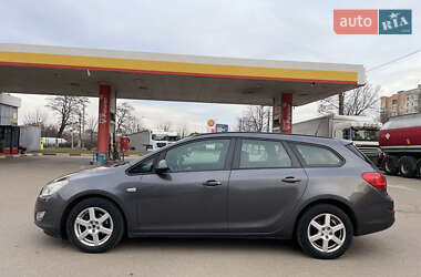 Универсал Opel Astra 2011 в 
