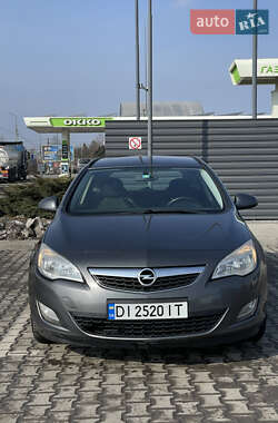 Универсал Opel Astra 2011 в 