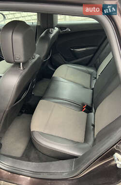 Универсал Opel Astra 2012 в 