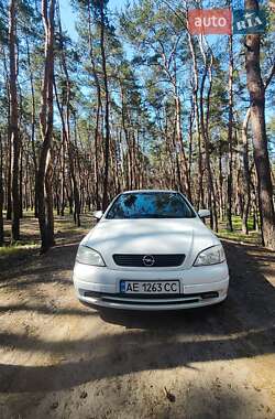 Хетчбек Opel Astra 2003 в 