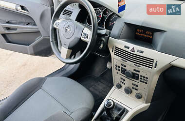 Универсал Opel Astra 2007 в 
