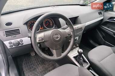 Универсал Opel Astra 2005 в 