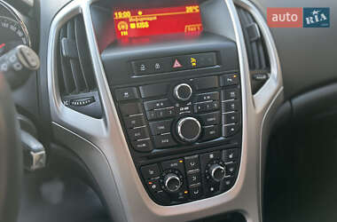 Хэтчбек Opel Astra 2010 в 