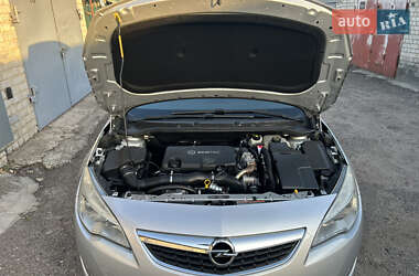 Хэтчбек Opel Astra 2010 в 