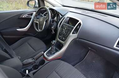 Универсал Opel Astra 2012 в 