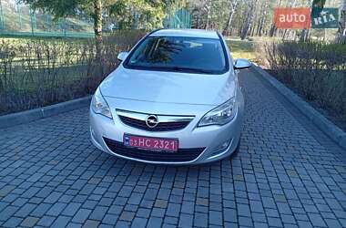 Универсал Opel Astra 2012 в 