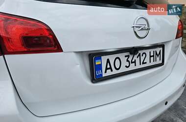 Универсал Opel Astra 2012 в 