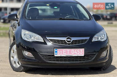 Хетчбек Opel Astra 2010 в 