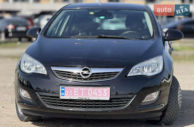 Хетчбек Opel Astra 2010 в 