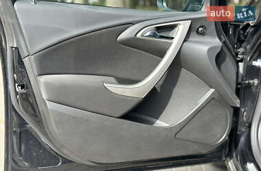 Хетчбек Opel Astra 2010 в 