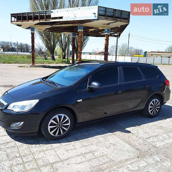 Універсал Opel Astra 2012 в 