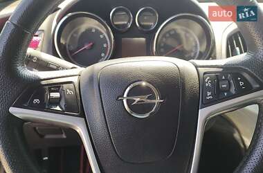Універсал Opel Astra 2012 в 