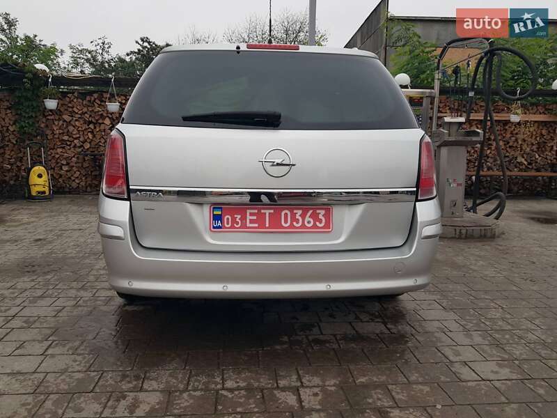 Універсал Opel Astra 2005 в Івано-Франківську