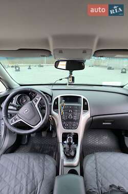 Хэтчбек Opel Astra 2011 в 