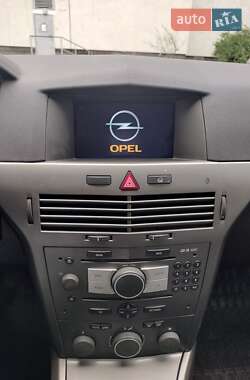 Универсал Opel Astra 2005 в 