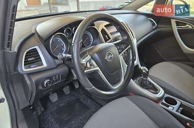 Універсал Opel Astra 2011 в 