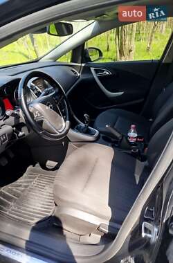 Универсал Opel Astra 2011 в 