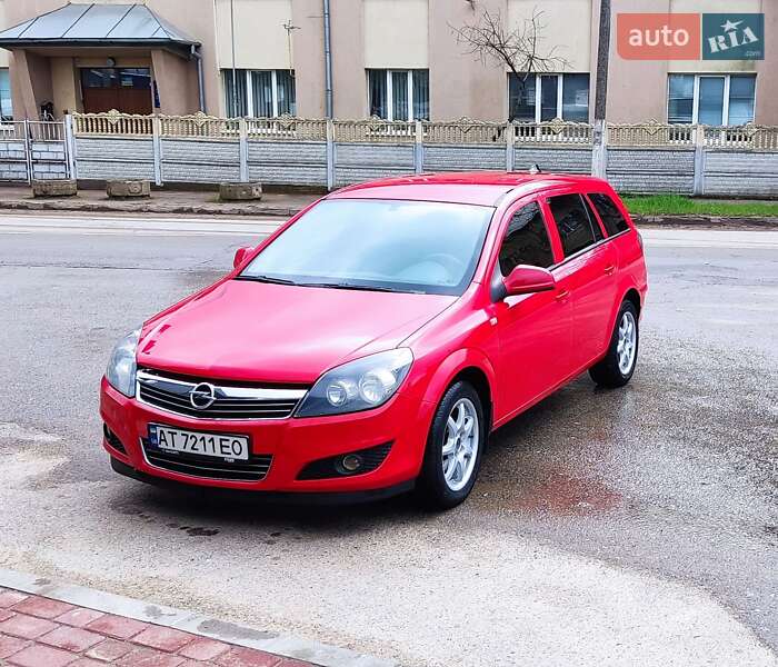 Универсал Opel Astra 2011 в 