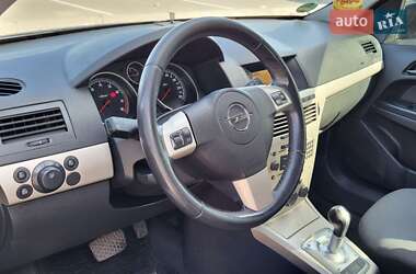 Универсал Opel Astra 2007 в 